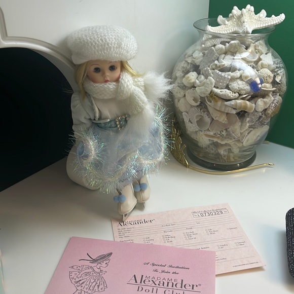 Dazzling Winter Skater Madame Alexander (45425)